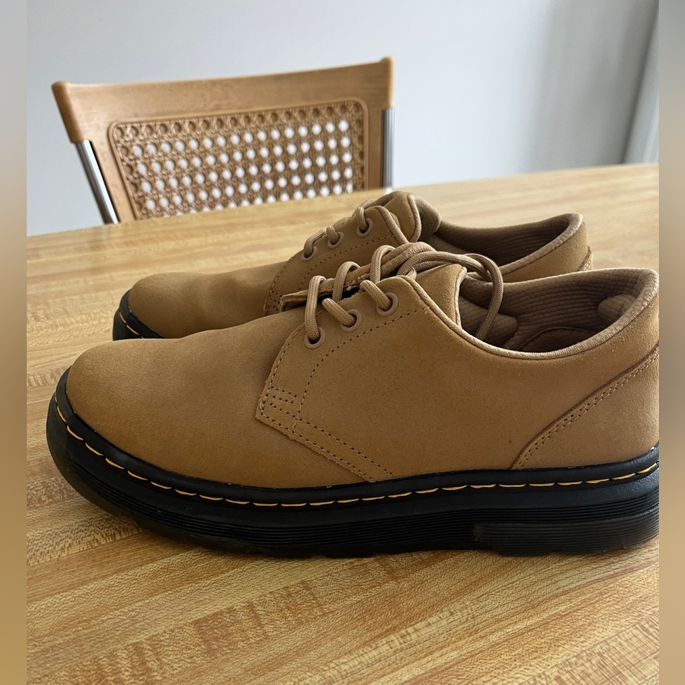 Dr. Martens Crewson tan shoes UK 6 USA women’s 8 /men’s size 7